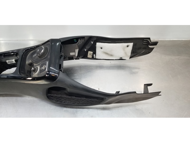 Recambio de apoyabrazos central para jeep compass ii longitude 4x4 referencia OEM IAM 5ZK07LT5AB 6GN88DX9AD 