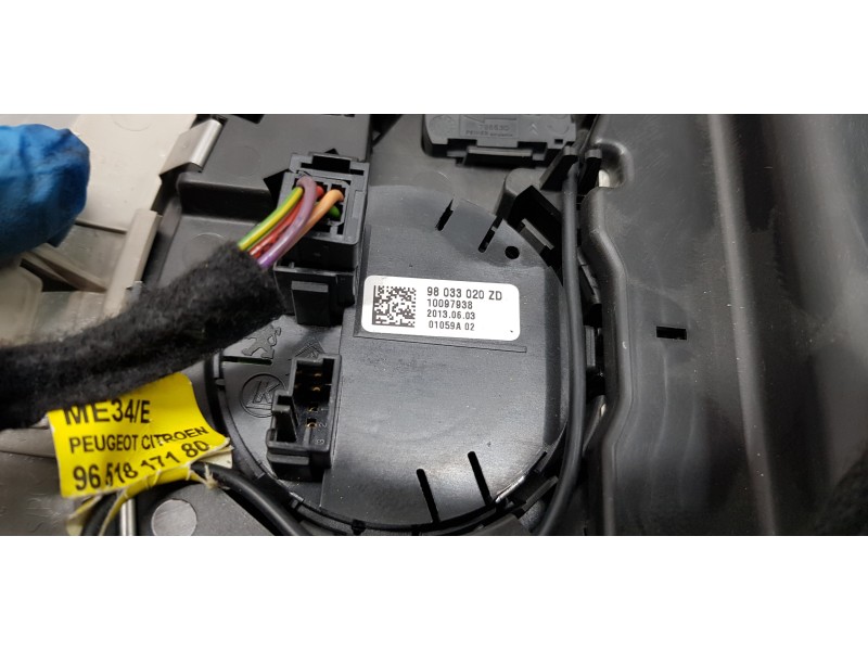 Recambio de luz interior para peugeot 508 sw allure referencia OEM IAM 8146ET 98033020ZD 
