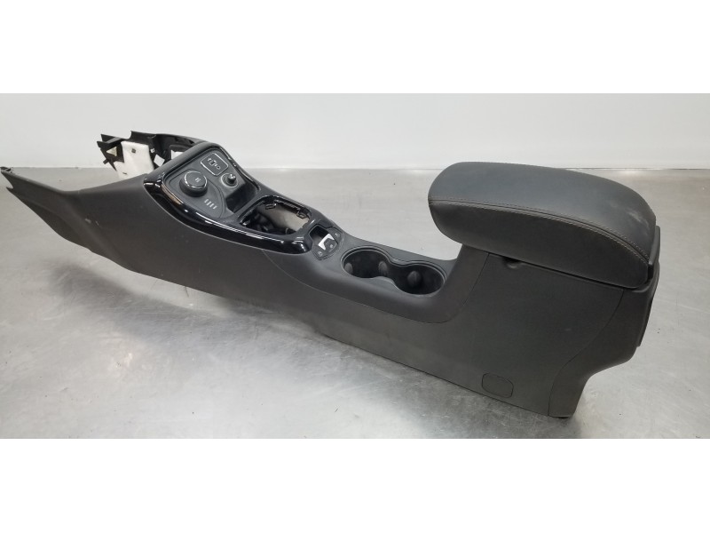 Recambio de apoyabrazos central para jeep compass ii longitude 4x4 referencia OEM IAM 5ZK07LT5AB 6GN88DX9AD 