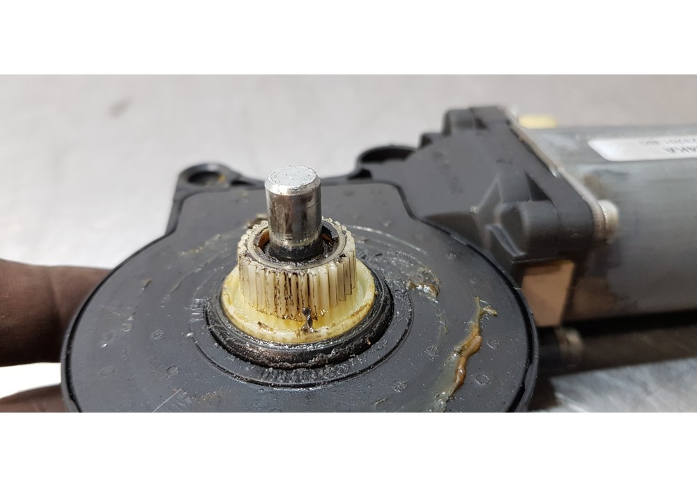 Recambio de motor elevalunas delantero izquierdo para ford transit connect (tc7) furgón (2006) referencia OEM IAM 2T14V23201BG   Recambio de motor elevalunas delantero izquierdo para ford transit connect (tc7) furgón (2006) referencia OEM IAM 2T14V23201BG