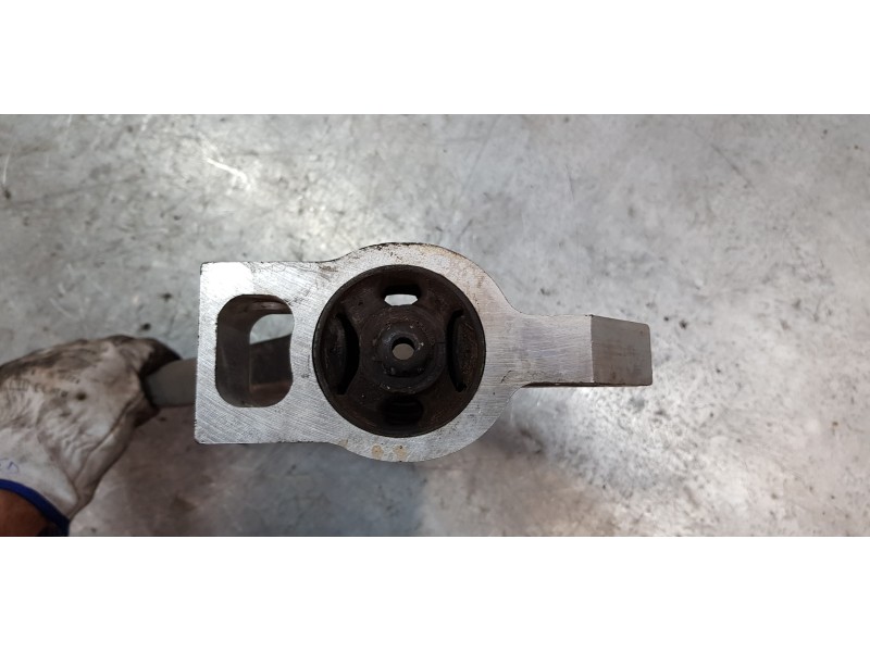 Recambio de brazo suspension inferior delantero derecho para volkswagen passat variant (365) highline referencia OEM IAM 5N04071 Recambio de brazo suspension inferior delantero derecho para volkswagen passat variant (365) highline referencia OEM IAM 5N04071