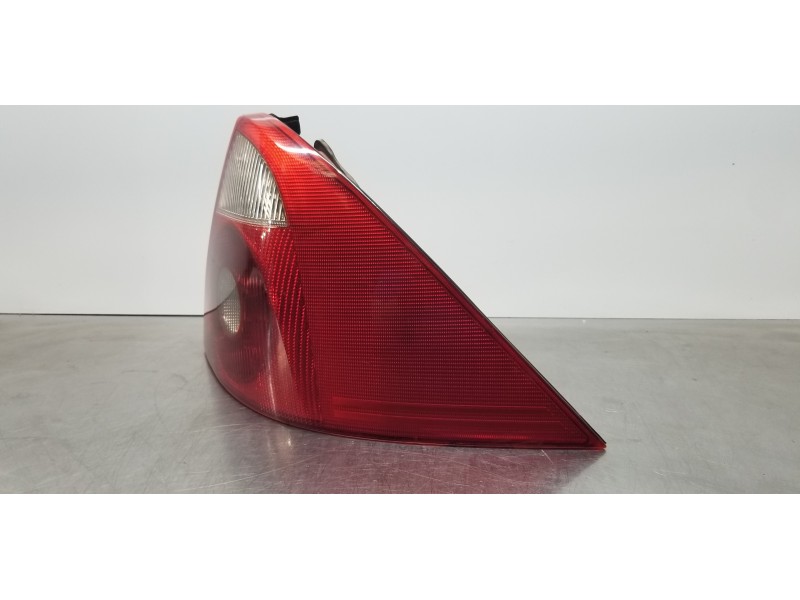 Recambio de piloto trasero derecho para ford mondeo berlina (ge) ambiente referencia OEM IAM 1371849 1S7113A602EF 