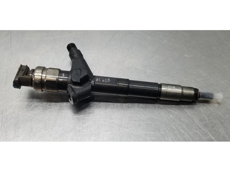 Recambio de inyector para nissan pathfinder (r51) 2.5 dci le referencia OEM IAM 16600EC00A   Recambio de inyector para nissan pathfinder (r51) 2.5 dci le referencia OEM IAM 16600EC00A