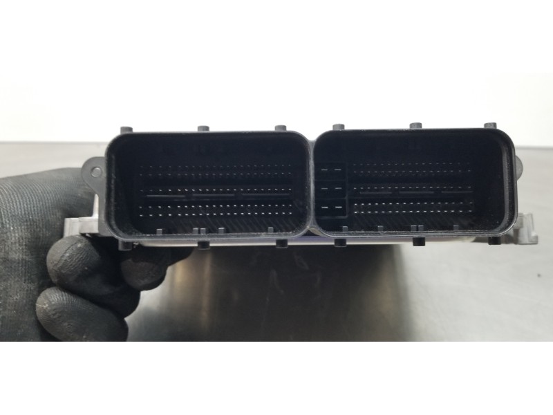 Recambio de centralita motor uce para jeep compass ii longitude 4x4 referencia OEM IAM 68328041AA P68328041AA 0281033582