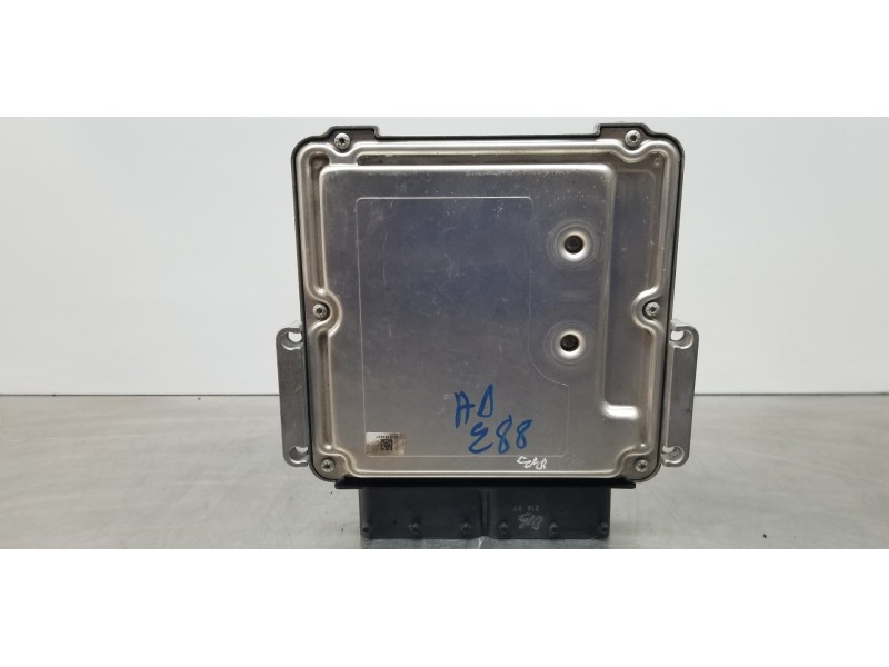 Recambio de centralita motor uce para jeep compass ii longitude 4x4 referencia OEM IAM 68328041AA P68328041AA 0281033582