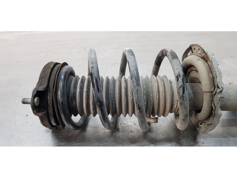 Recambio de amortiguador delantero derecho para hyundai tucson klass 2wd referencia OEM IAM 54660D7520  