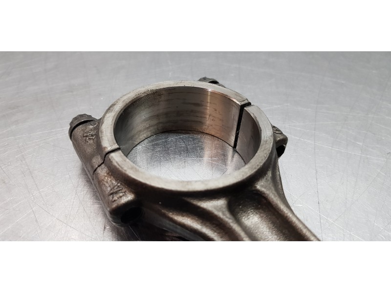 Recambio de biela para volkswagen tiguan edition bmt referencia OEM IAM 04L105401A  