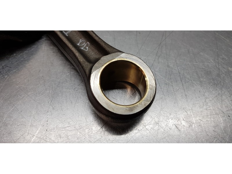 Recambio de biela para volkswagen tiguan edition bmt referencia OEM IAM 04L105401A  