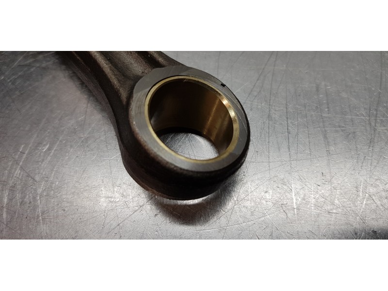 Recambio de biela para volkswagen tiguan edition bmt referencia OEM IAM 04L105401A  