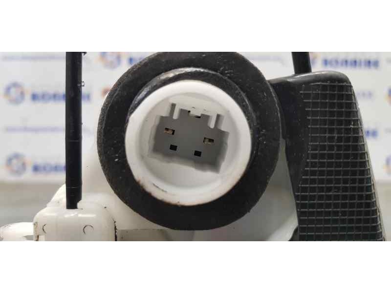 Recambio de cerradura puerta trasera derecha para toyota yaris hsd city referencia OEM IAM 690500D310  