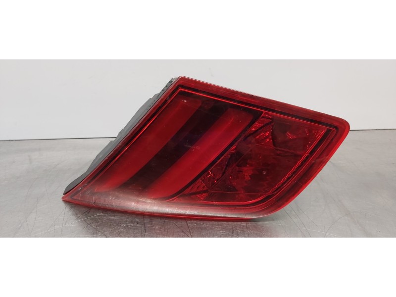 Recambio de piloto trasero derecho interior para peugeot 308 business line referencia OEM IAM 9677818280  