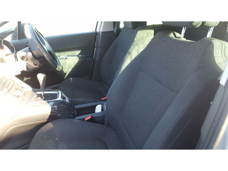 peugeot 5008 del año 2012