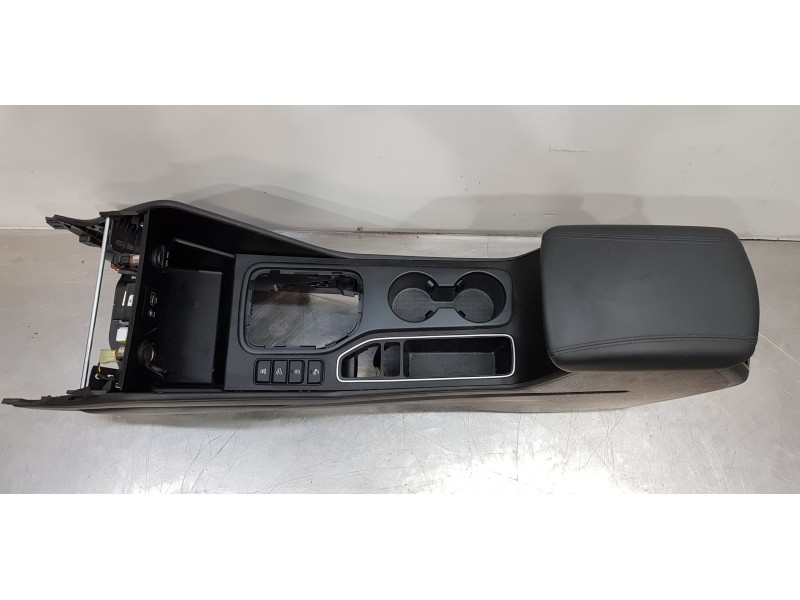 Recambio de apoyabrazos central para hyundai tucson klass 2wd referencia OEM IAM 84610D7CB0TTP  