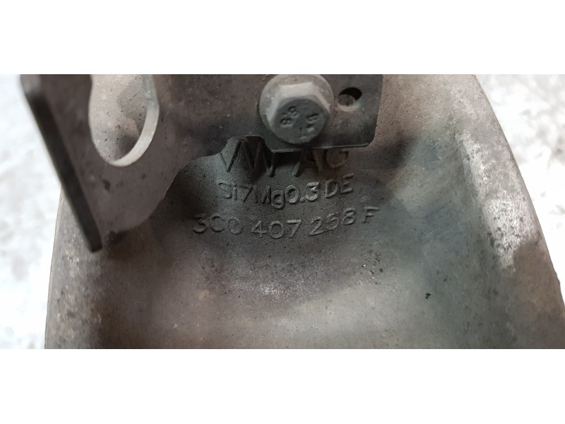 Recambio de mangueta delantera derecha para volkswagen passat variant (365) highline referencia OEM IAM 3C0407258F   Recambio de mangueta delantera derecha para volkswagen passat variant (365) highline referencia OEM IAM 3C0407258F