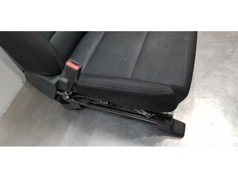 Recambio de asiento delantero izquierdo para hyundai tucson klass 2wd referencia OEM IAM 88100D7012NNH  