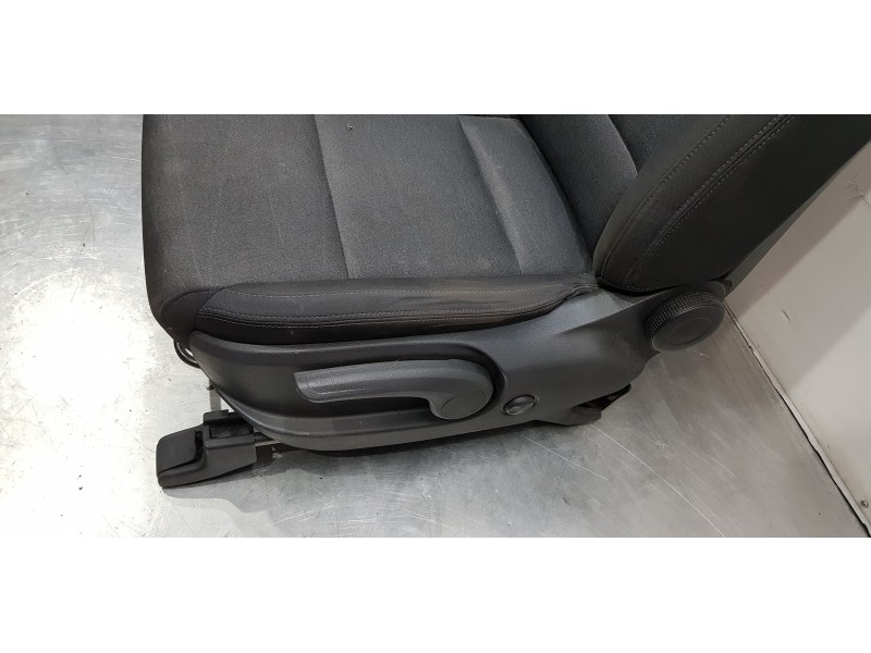 Recambio de asiento delantero izquierdo para hyundai tucson klass 2wd referencia OEM IAM 88100D7012NNH  