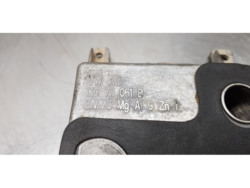 Recambio de palanca cambio para volkswagen caddy furgón/kombi furgón 4motion bmt referencia OEM IAM 1K0711061B   Recambio de palanca cambio para volkswagen caddy furgón/kombi furgón 4motion bmt referencia OEM IAM 1K0711061B