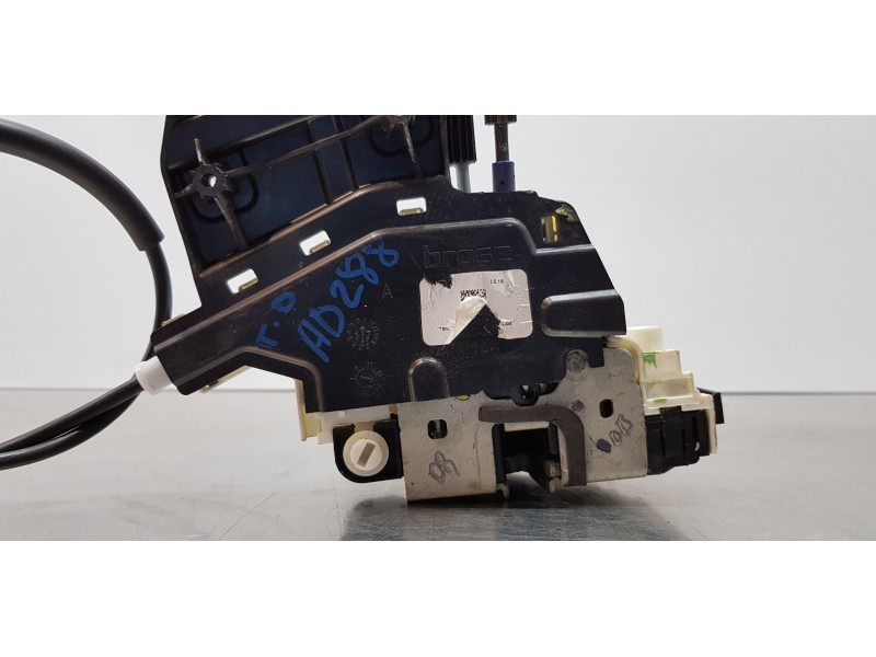 Recambio de cerradura puerta trasera derecha para jeep compass ii longitude 4x4 referencia OEM IAM 4589914AE P04589914AE 