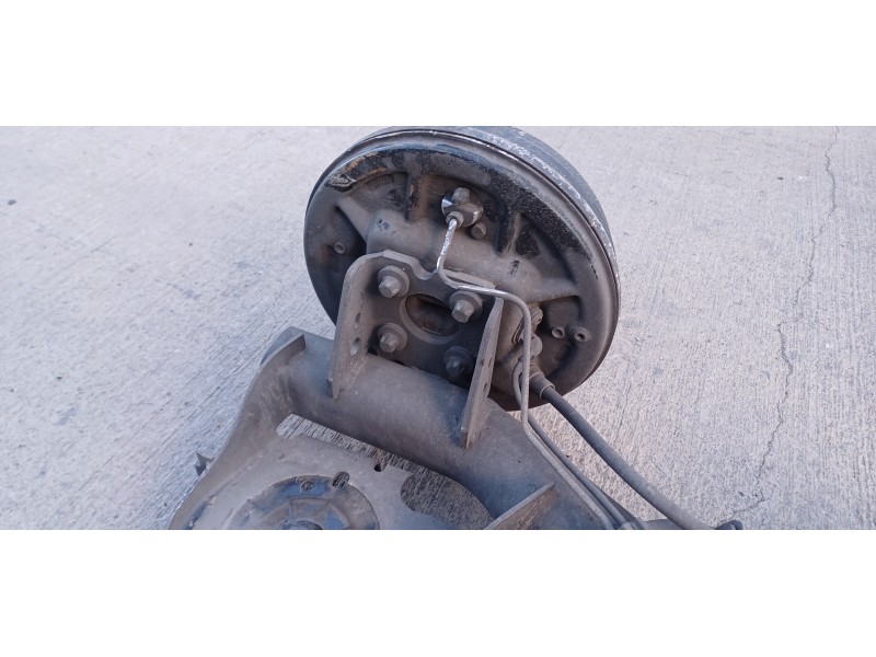 Recambio de puente trasero para dacia lodgy comfort referencia OEM IAM 555117070R  