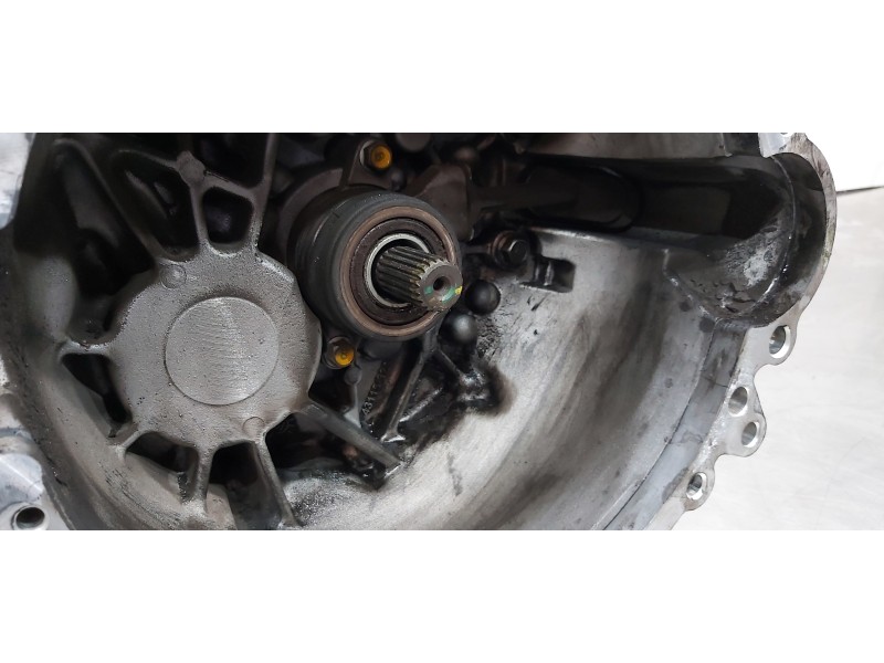 Recambio de caja cambios para hyundai tucson klass 2wd referencia OEM IAM 4300032AA0  