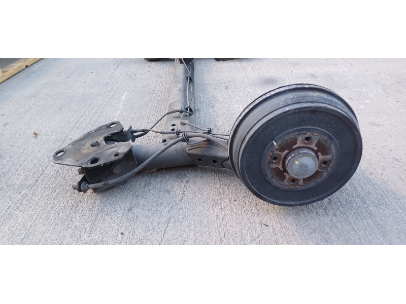 Recambio de puente trasero para dacia lodgy comfort referencia OEM IAM 555117070R  