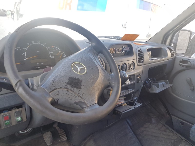 mercedes sprinter 02.00  caja cerrada del año 2005