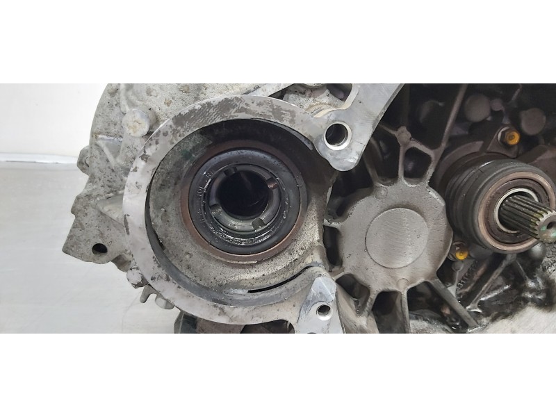 Recambio de caja cambios para hyundai tucson klass 2wd referencia OEM IAM 4300032AA0  