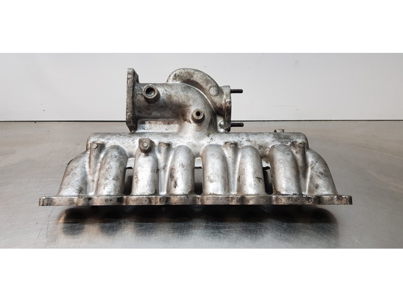 Recambio de colector admision para kia sorento 2.5 crdi ex referencia OEM IAM 283104A102  