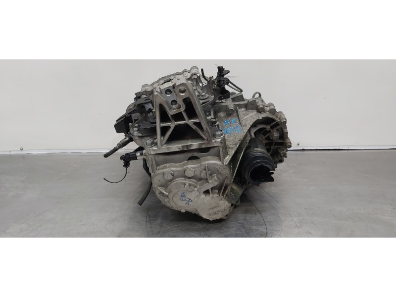 Recambio de caja cambios para hyundai tucson klass 2wd referencia OEM IAM 4300032AA0  