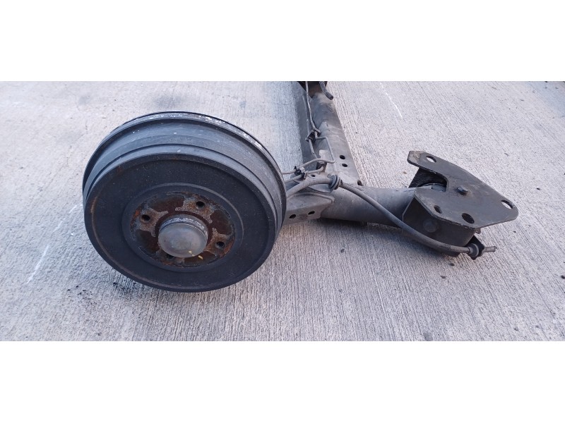 Recambio de puente trasero para dacia lodgy comfort referencia OEM IAM 555117070R  