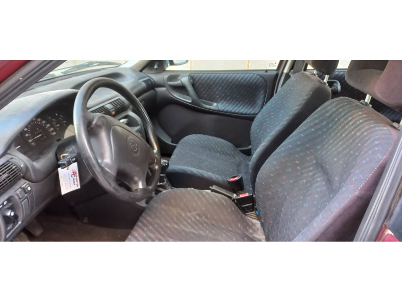 opel astra f berlina del año 1995