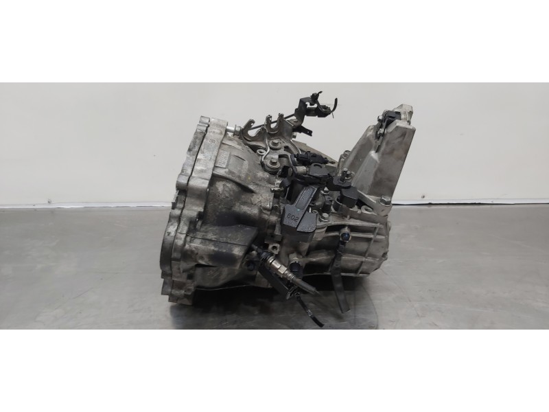 Recambio de caja cambios para hyundai tucson klass 2wd referencia OEM IAM 4300032AA0  