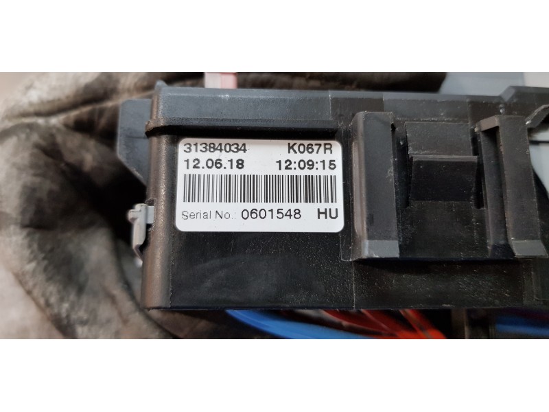 Recambio de caja reles / fusibles para volvo xc60 r design awd referencia OEM IAM 31384034  