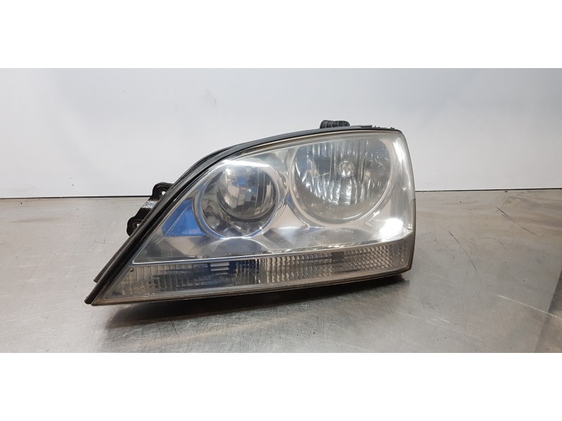 Recambio de faro izquierdo para kia sorento 2.5 crdi ex referencia OEM IAM 921013E010  
