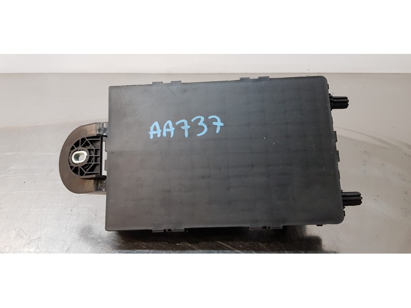 Recambio de caja reles / fusibles para volvo xc60 r design awd referencia OEM IAM 31682732  
