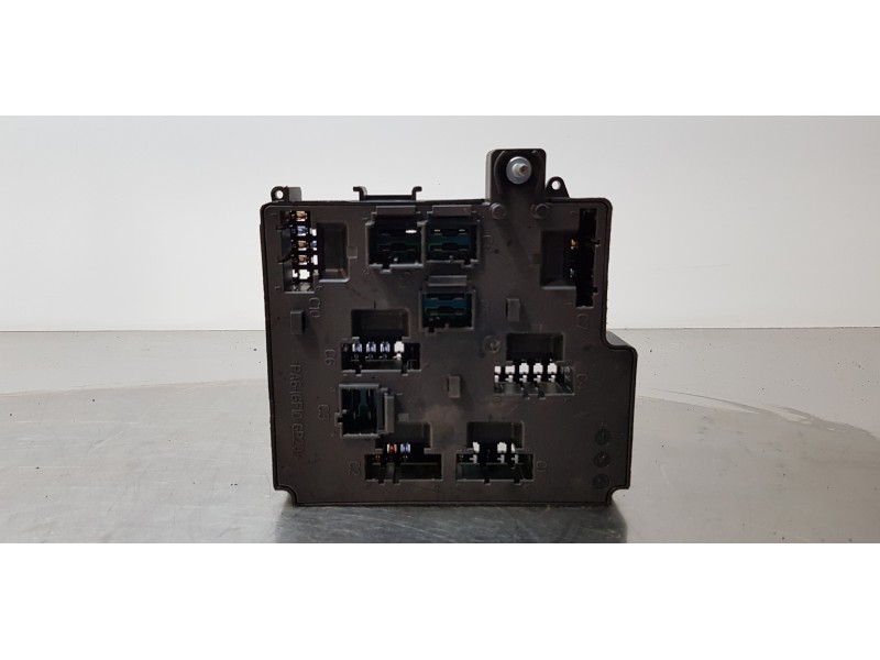 Recambio de caja reles / fusibles para volvo xc60 r design awd referencia OEM IAM 31473771  