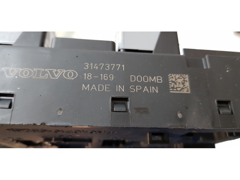 Recambio de caja reles / fusibles para volvo xc60 r design awd referencia OEM IAM 31473771  