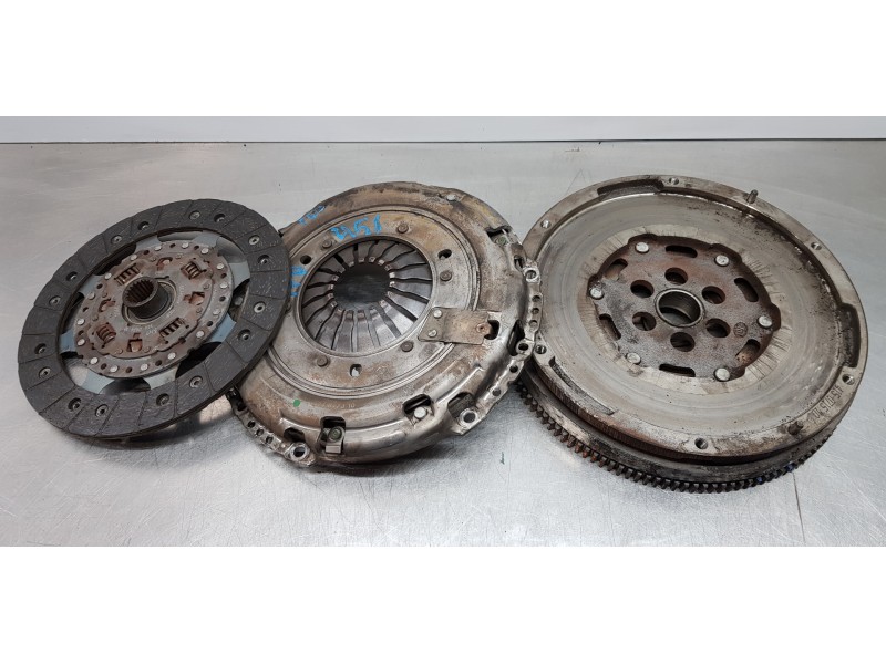 Recambio de volante motor para citroen c4 grand picasso spacetourer referencia OEM IAM 415071510  