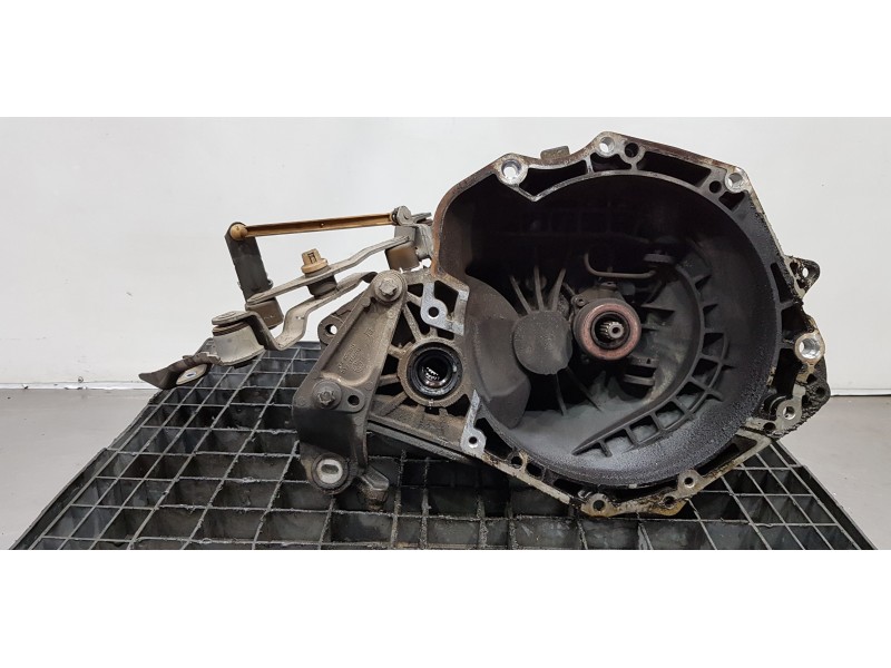 Recambio de caja cambios para opel corsa d enjoy referencia OEM IAM 55561901  