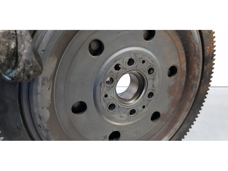 Recambio de volante motor para citroen c4 grand picasso spacetourer referencia OEM IAM 415071510  