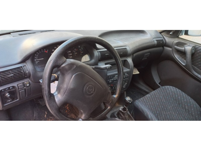 opel astra f berlina del año 1995