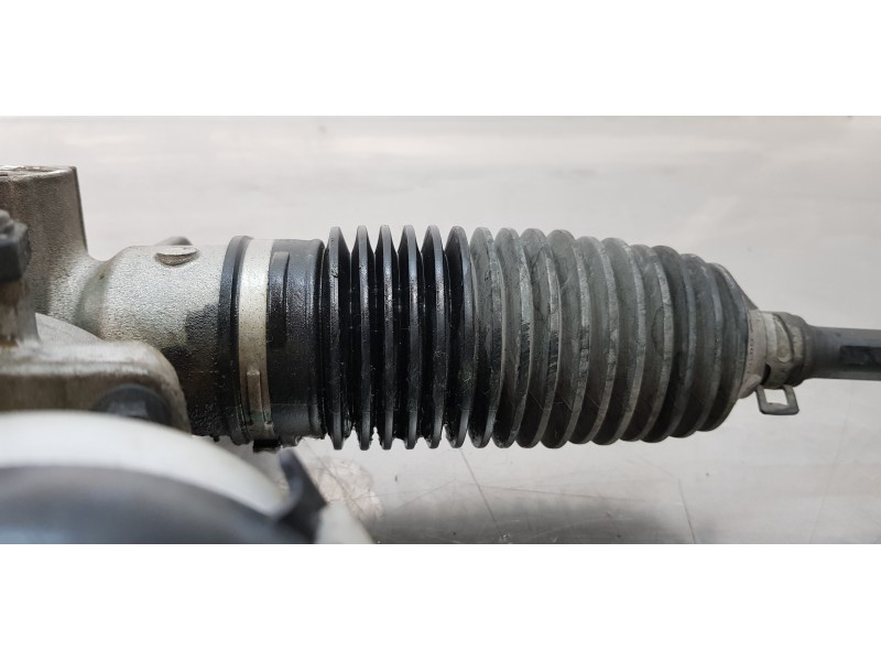 Recambio de cremallera direccion para hyundai tucson klass 2wd referencia OEM IAM 57700D7500  