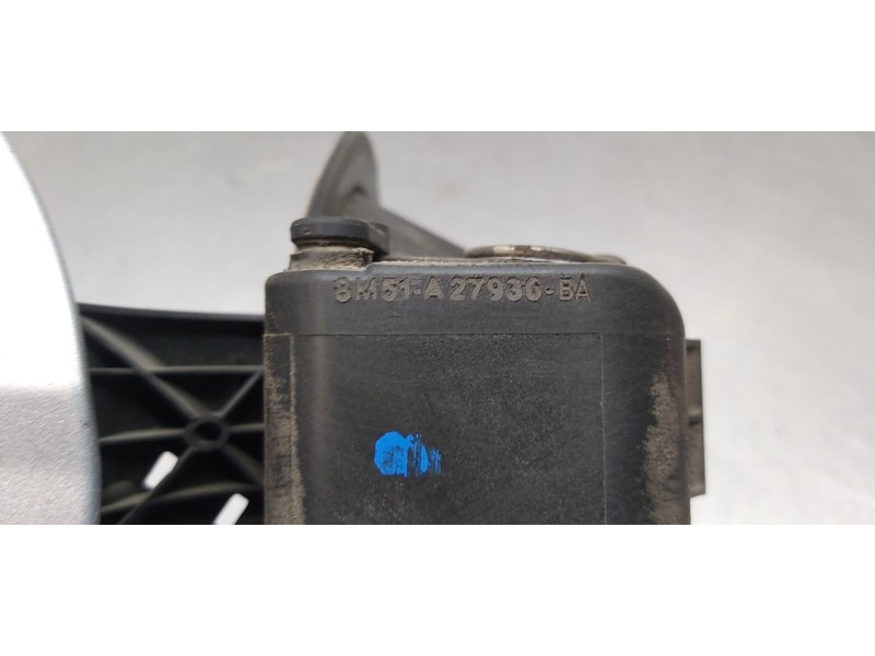 Recambio de tapa exterior combustible para ford focus lim. (cb4) titanium referencia OEM IAM 8M51A27936BA   Recambio de tapa exterior combustible para ford focus lim. (cb4) titanium referencia OEM IAM 8M51A27936BA