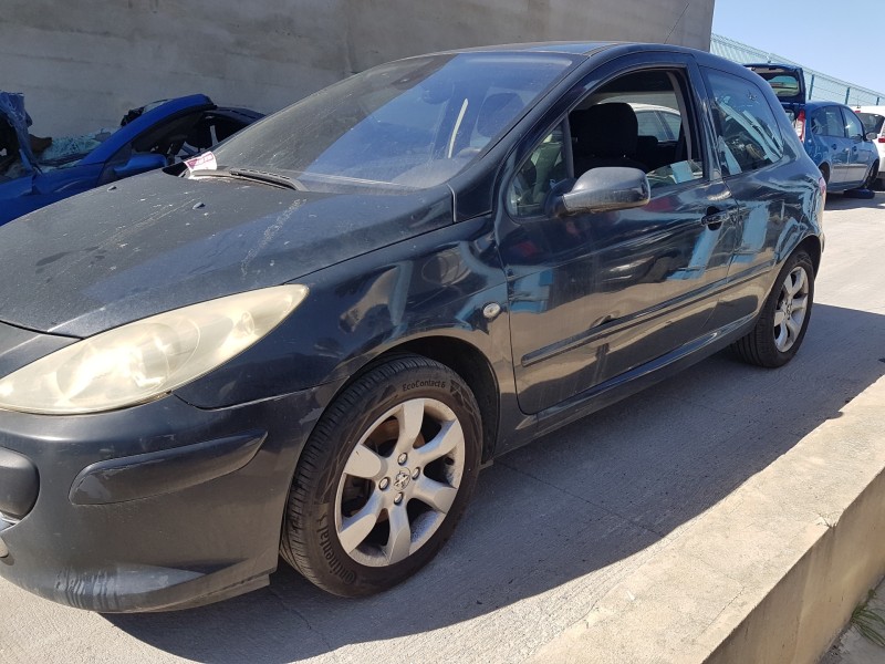 peugeot 307 berlina (s2) del año 2008