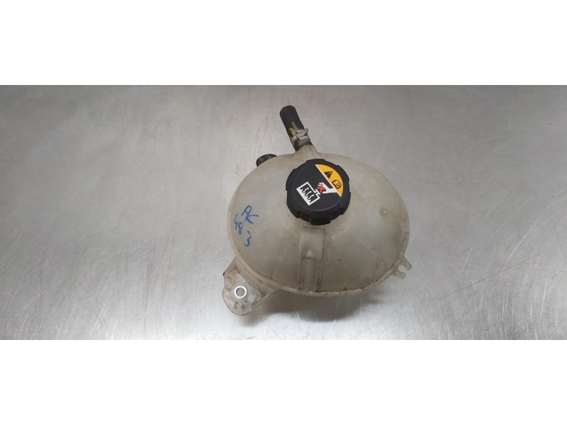 Recambio de deposito expansion para hyundai tucson klass 2wd referencia OEM IAM 25431D3600  