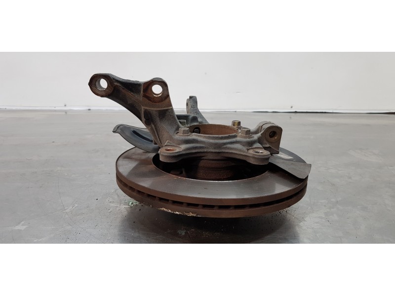 Recambio de mangueta delantera derecha para hyundai tucson klass 2wd referencia OEM IAM 51716D7000  