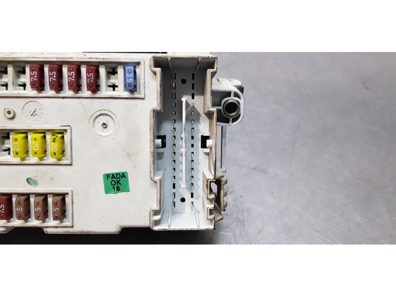Recambio de caja reles / fusibles para fiat 500l wagon (351) lounge referencia OEM IAM 52089836  