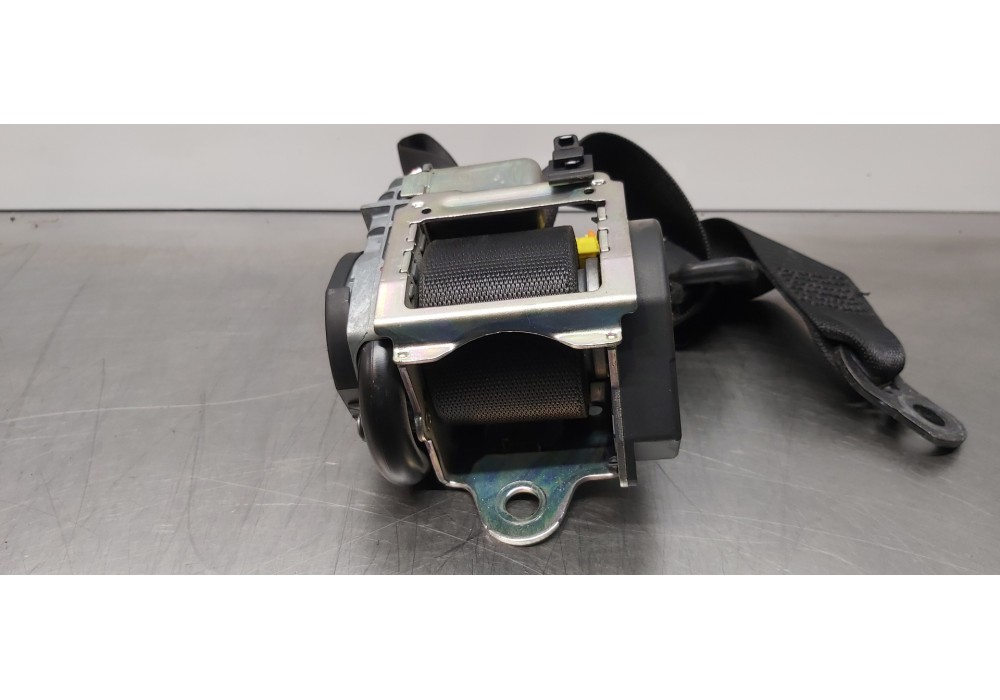 Recambio de cinturon seguridad trasero derecho para mercedes clase a (w169) a 200 cdi a-edition referencia OEM IAM A1698605885  