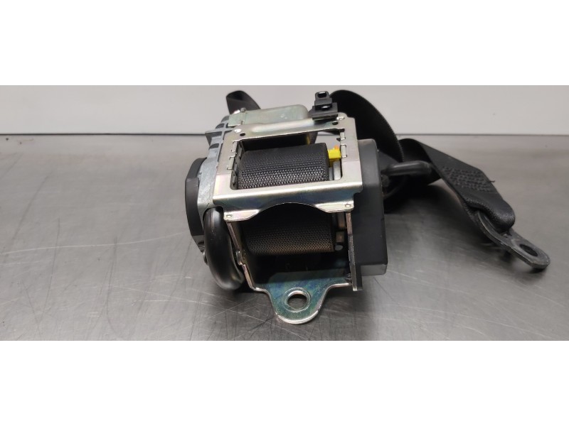 Recambio de cinturon seguridad trasero derecho para mercedes clase a (w169) a 200 cdi a-edition referencia OEM IAM A1698605885  