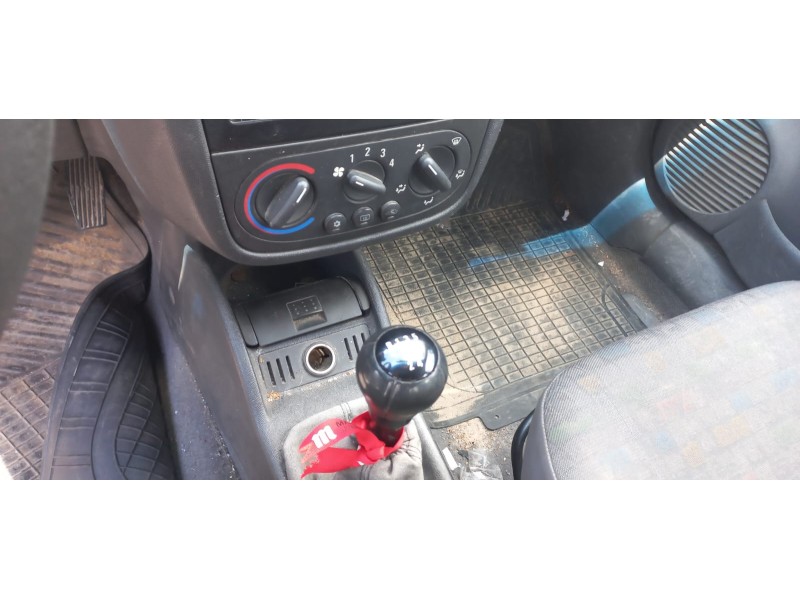 opel combo (corsa c) del año 2004